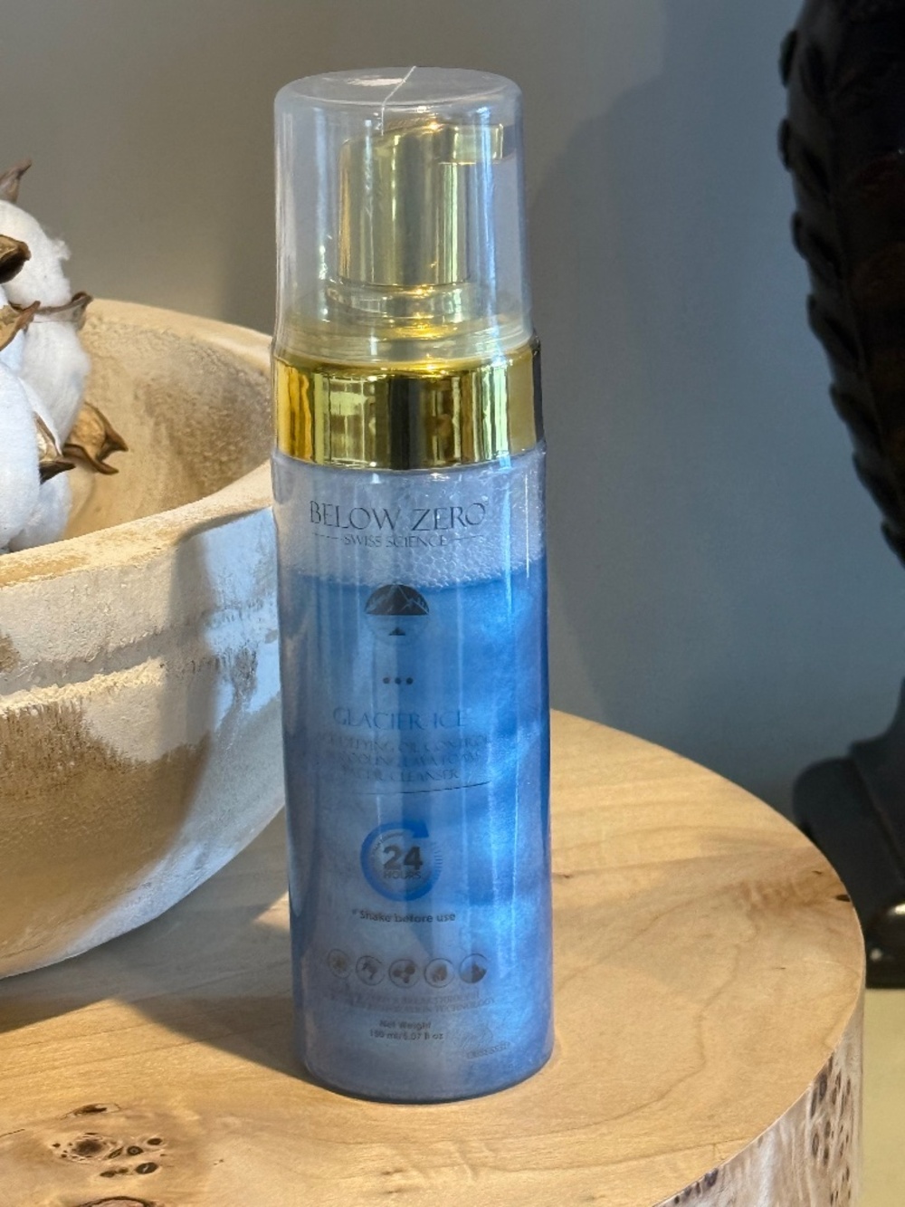 Below Zero Glacier Ice Age Defying Oil Control & Cooling Lava Foam Facial Cleans
